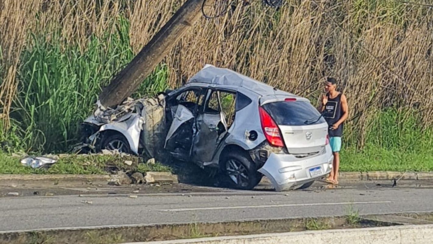 Motorista Morre Ap S Perder O Controle E Bater Carro Em Poste Na Serra