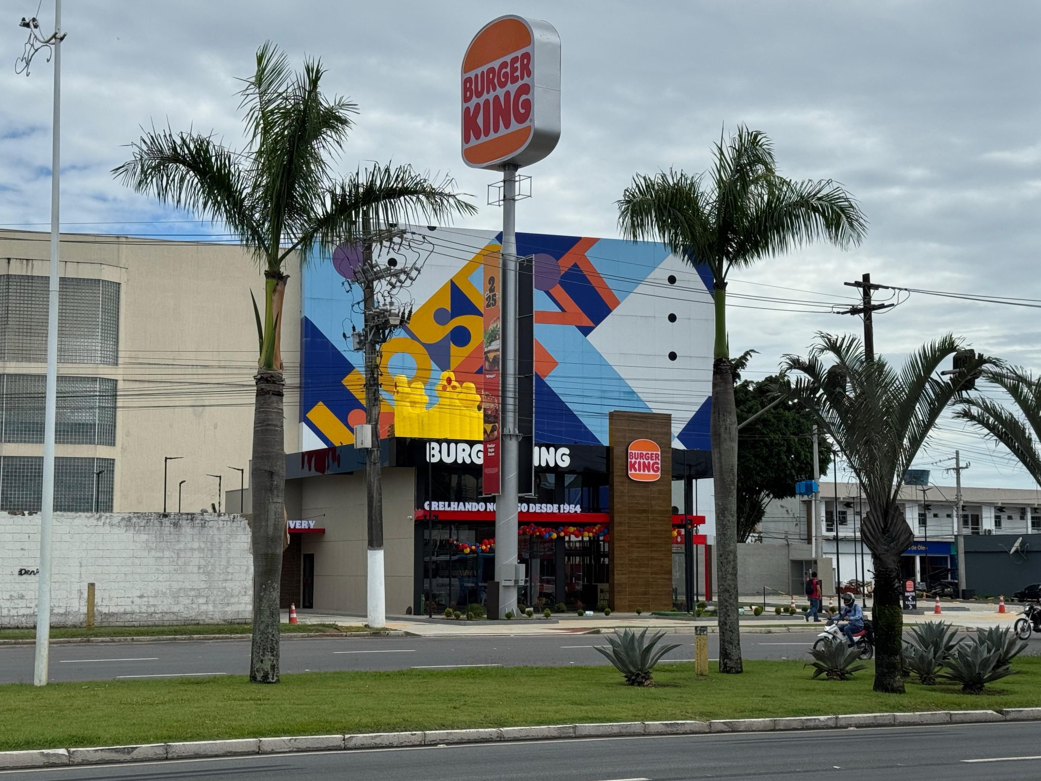 Burger King Inaugura Seu Primeiro Drive Thru Na Serra E Faz Sucesso Na