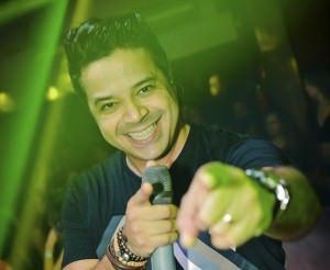 O sertanejo Rodrigo Balla é uma das atrações da festa dos pilotos. Foto: Divulgação