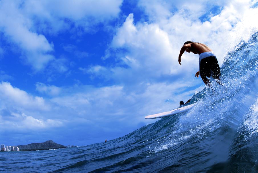 Feras do surf disputam título nas ondas do Solemar em Jacaraípe