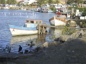 Barcos ancorados no Reis Magos ao lado da praça dos Pescadores. Foto: Arquivo TN