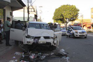 O acidente envolveu cinco carros e aconteceu por volta das 15h. Foto: Fábio Barcelos