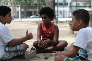 Cena do curta-metragem A Culpa é do Neymar, que será exibido na Praça de Manguinhos. Foto: Divulgação.