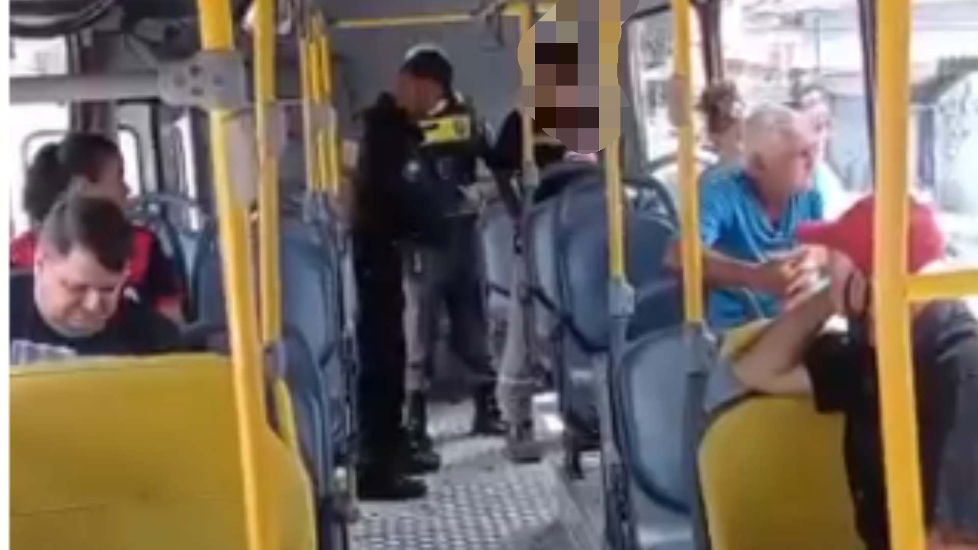 VÍdeo Homem é Preso Se Masturbando Dentro De ônibus Do Transcol 