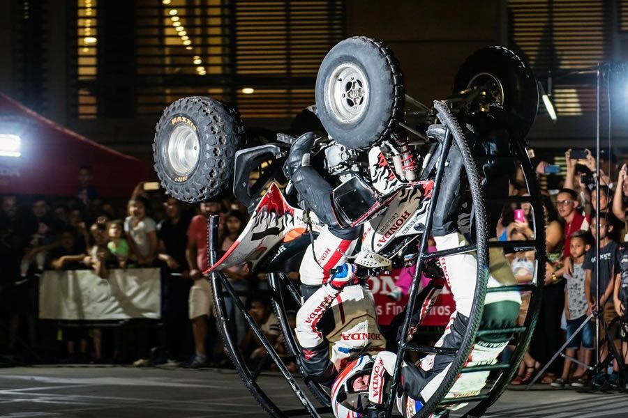 Manobras com motos podem se tornar prática esportiva em Curitiba 