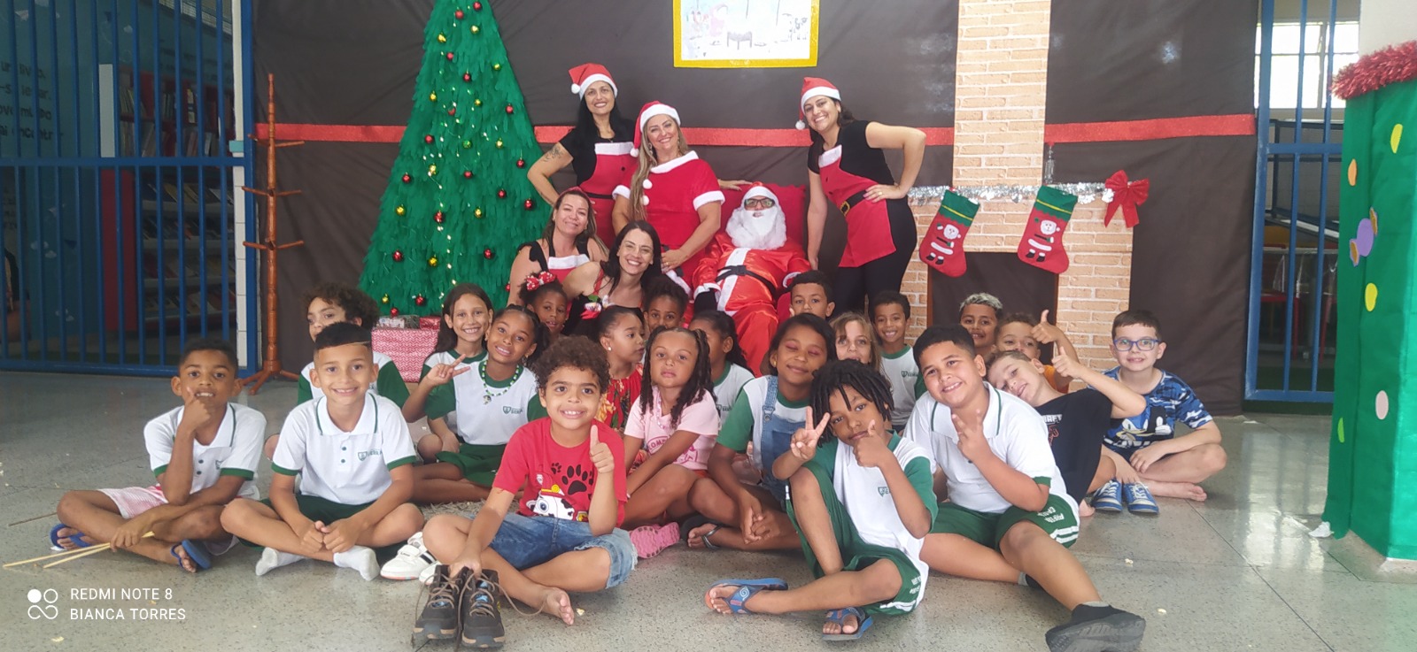 Escola de Samambaia ganha visita do Papai Noel em ação social de Natal