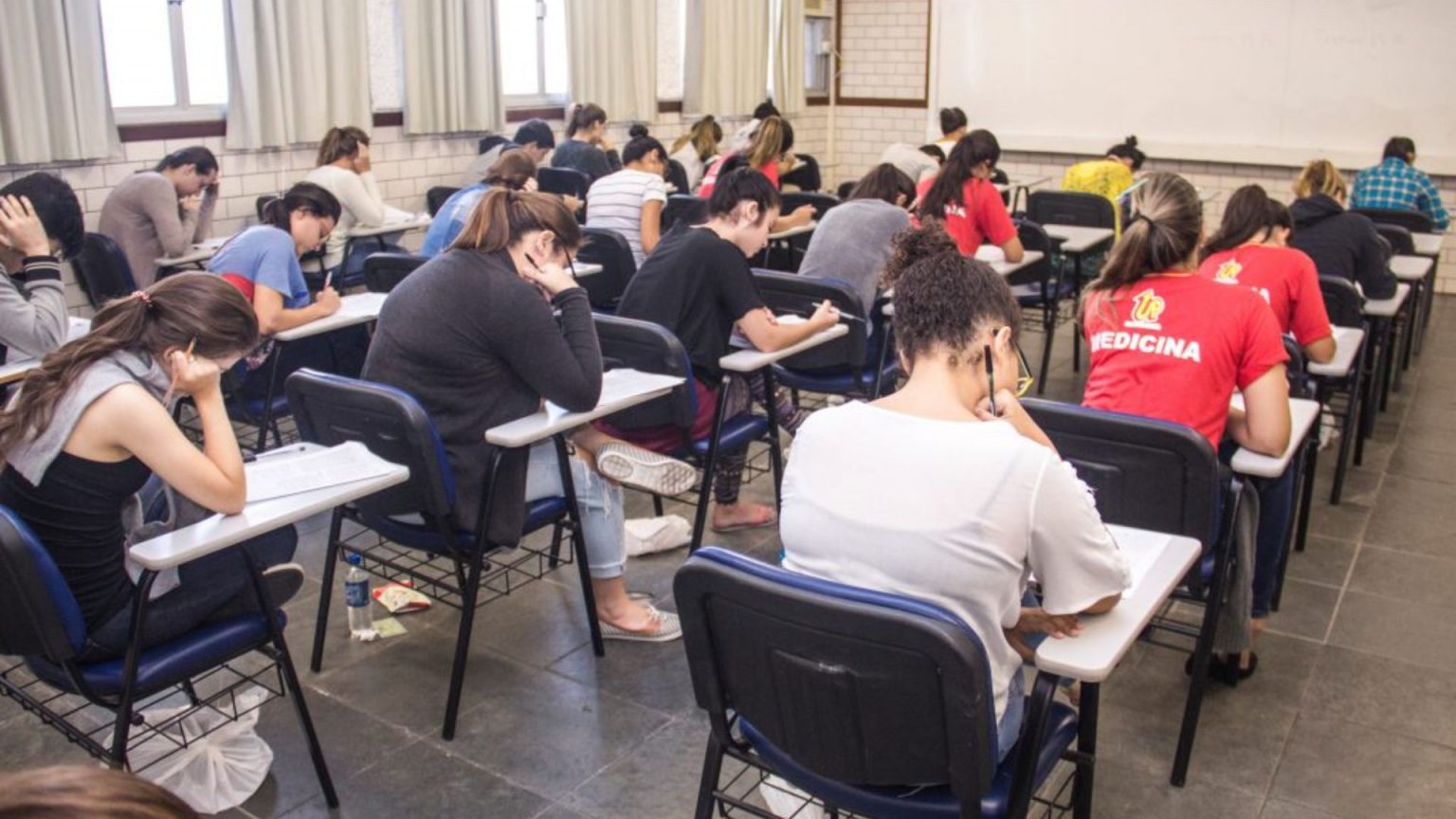 Mil Vagas Abertas Para Estudar De Graça Em Faculdades; Veja Como Se ...